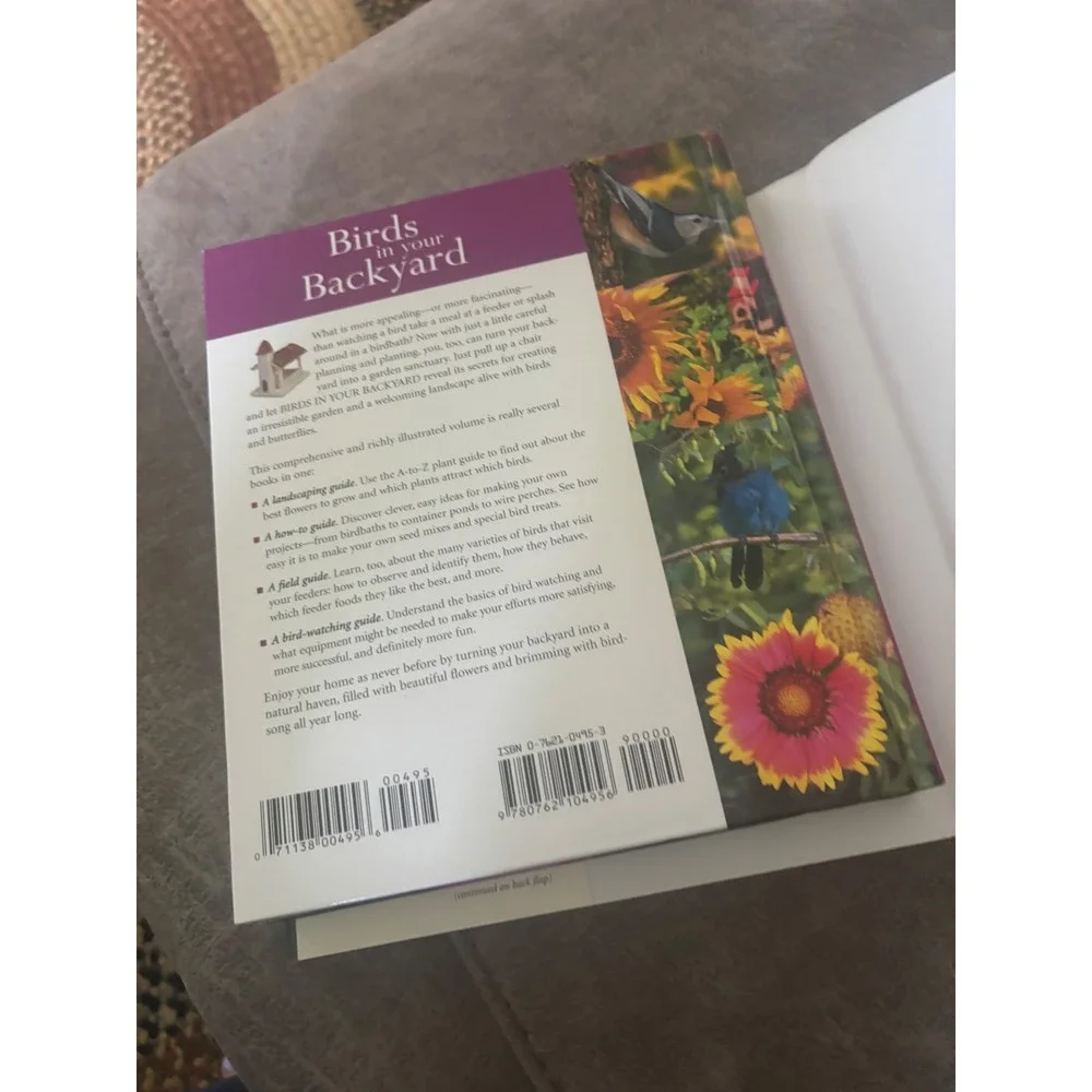 Birds in Your Backyard Guide Robert J Dolezal Reader's Digest Hardcover 2005